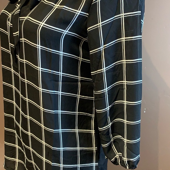 Black Striped Front Tie Quarter Sleeve Top by Tempted Size Small - Picture 4 of 7